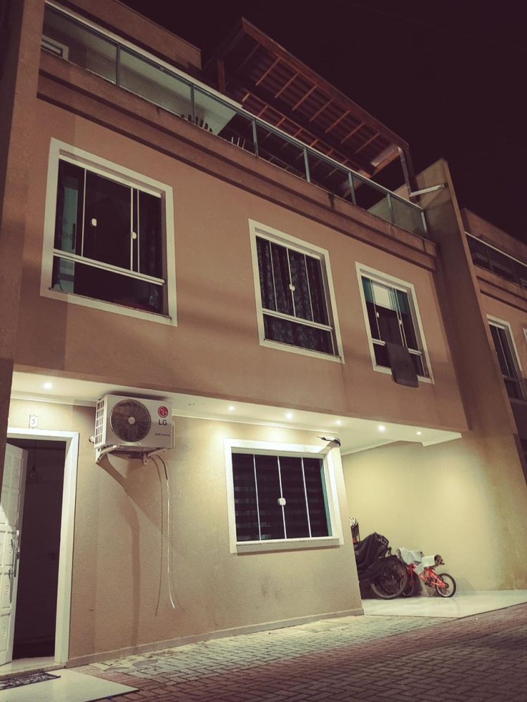 Casa Triplex - Venda - Costeira - Paranaguá - PR
