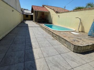 Casa com Piscina!